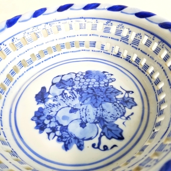 Vintage Blue and white Chinese Reticulated Dish Bowl - Picture 3 of 6